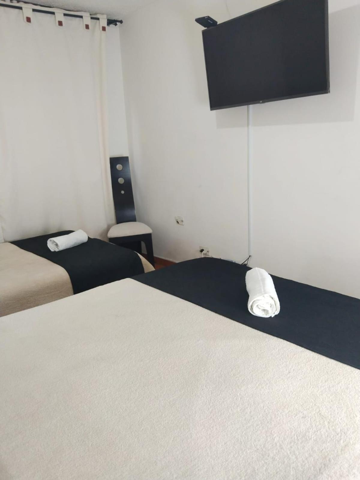 Habitaciones Cerca Al Aeropuerto Centro Y Centro Conecta Embajada Americana Богота Екстериор снимка